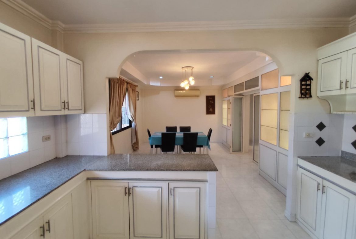 Private House 3br 440sqm 18