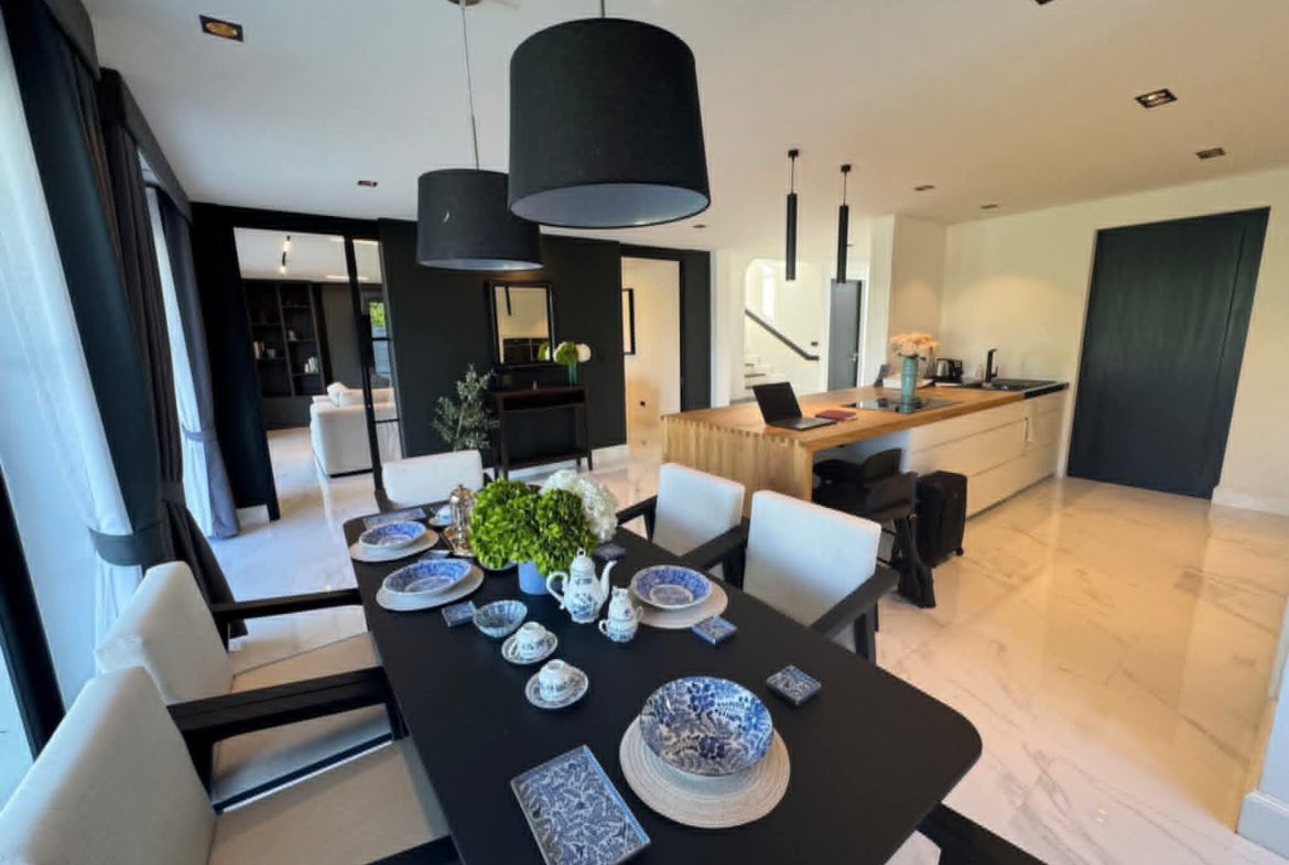 EPH25910_8 High Grove Villas 6br 570sqm 9