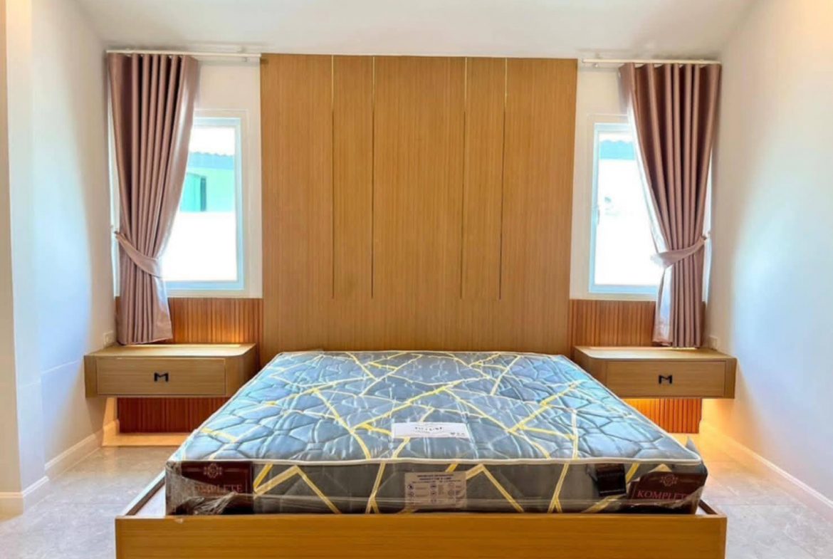 EPH25921_6 Nibbana Shade Pattaya br 161