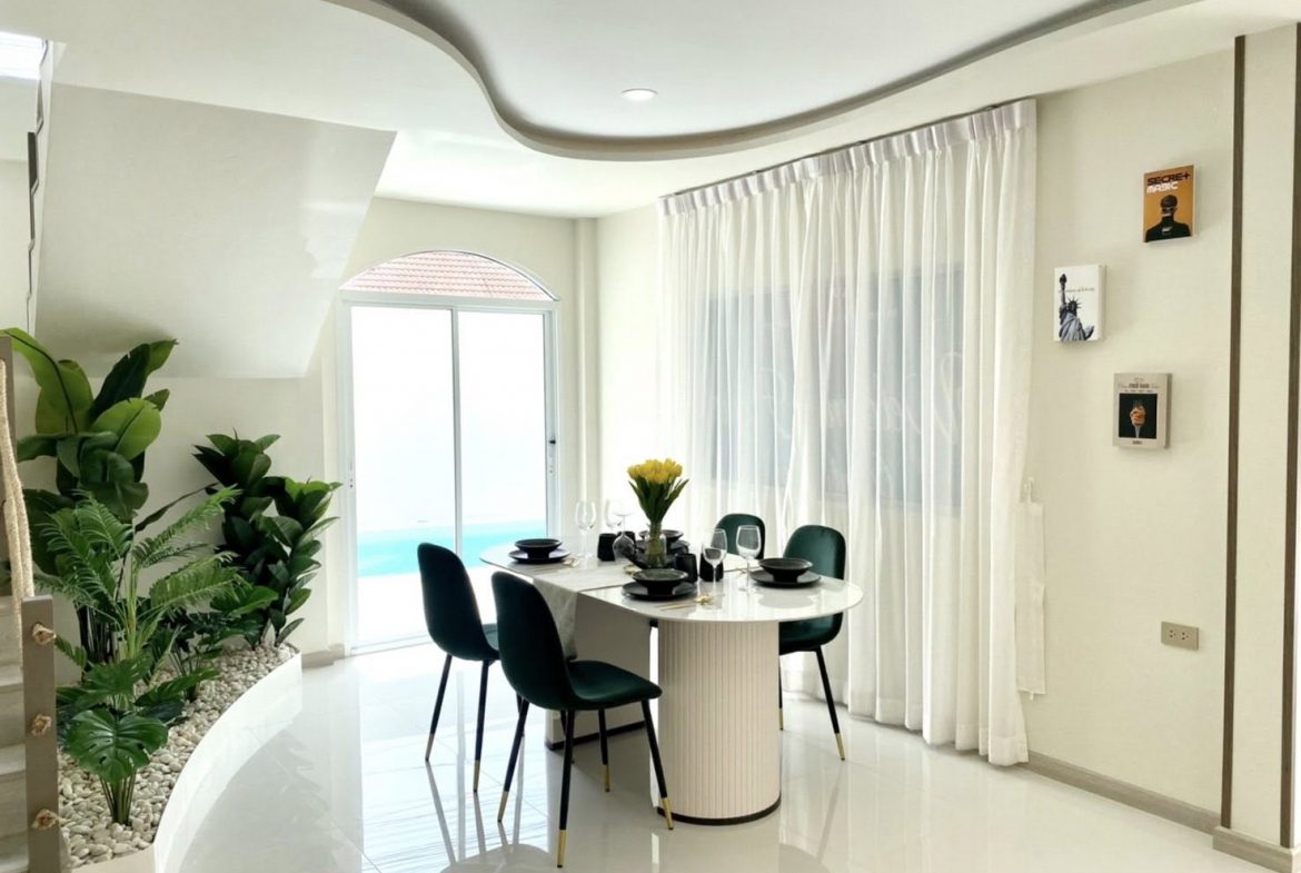 Country Club Villa Village 5br sqm 7