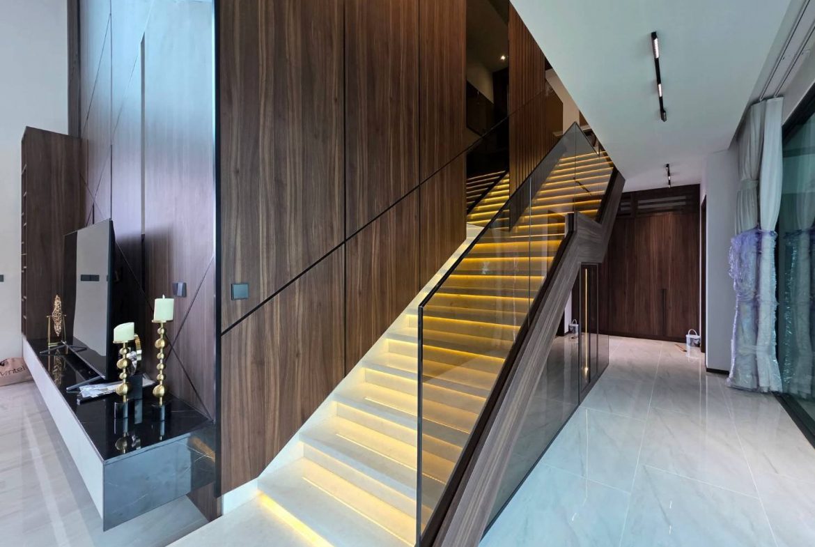 Без комплекса 5br 825sqm 19