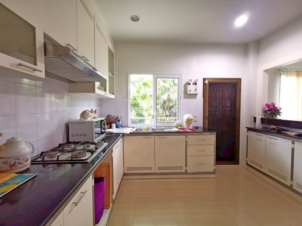 Без комплекса 4br 300sqm 13