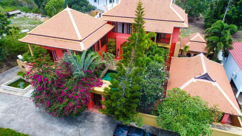 Phoenix Gold Golf & Country Club 4br 750sqm 1