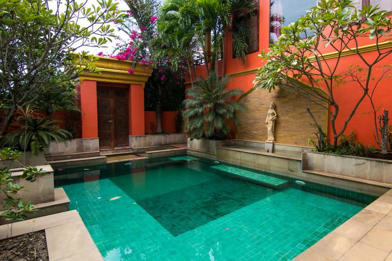 Phoenix Gold Golf & Country Club 4br 750sqm 2