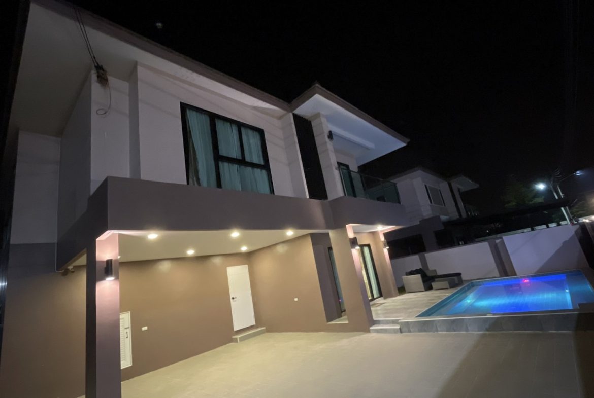 The Lake Huay Yai 4br 280sqm 5