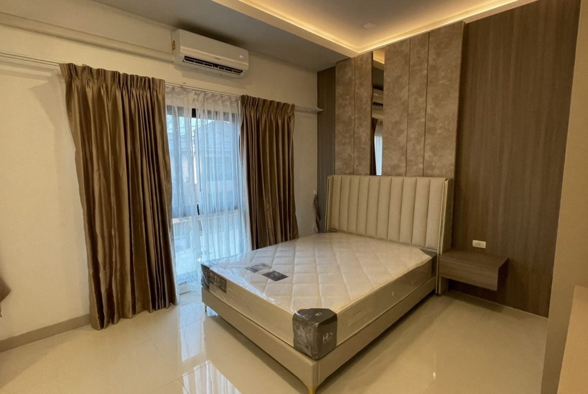 The Lake Huay Yai 4br 280sqm 18