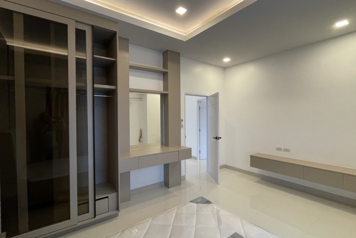 The Lake Huay Yai 4br 280sqm 15