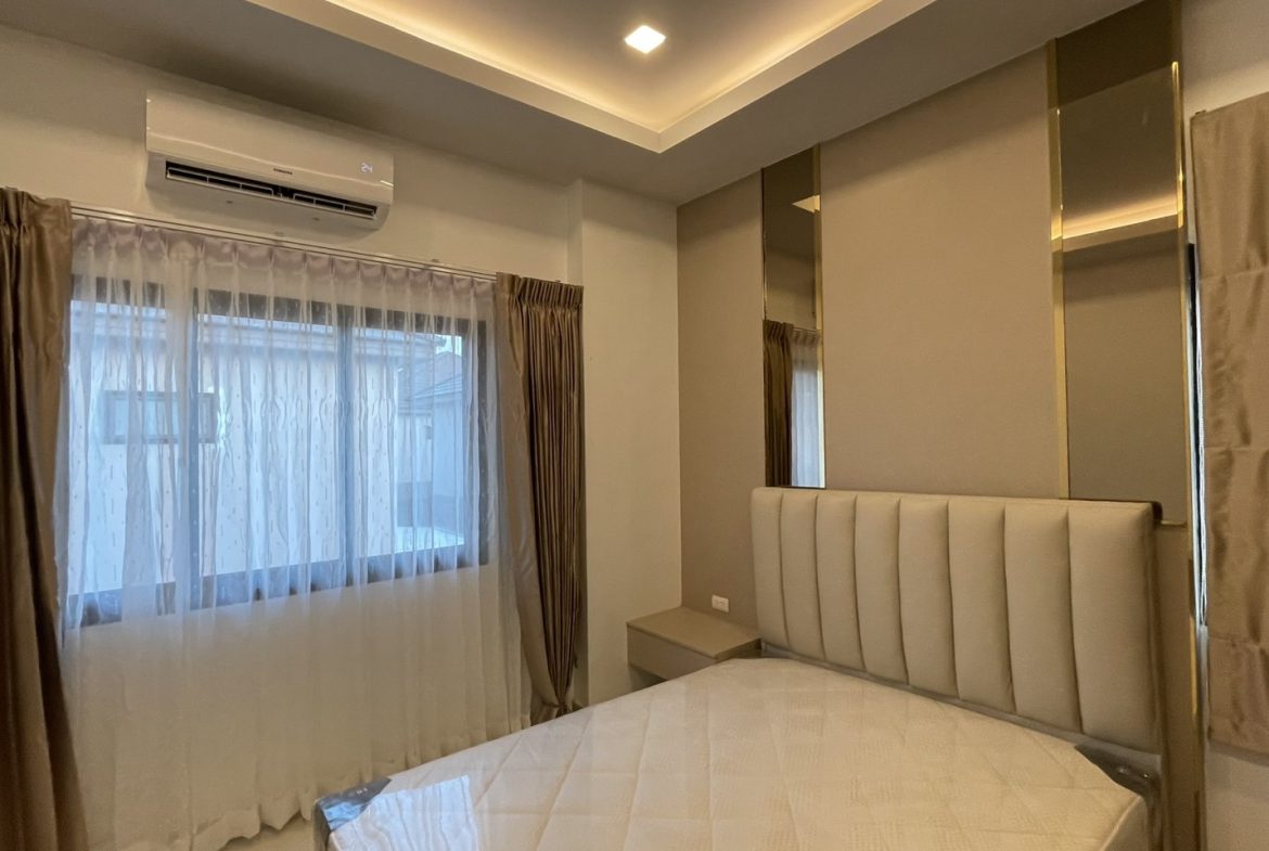 The Lake Huay Yai 4br 280sqm 20