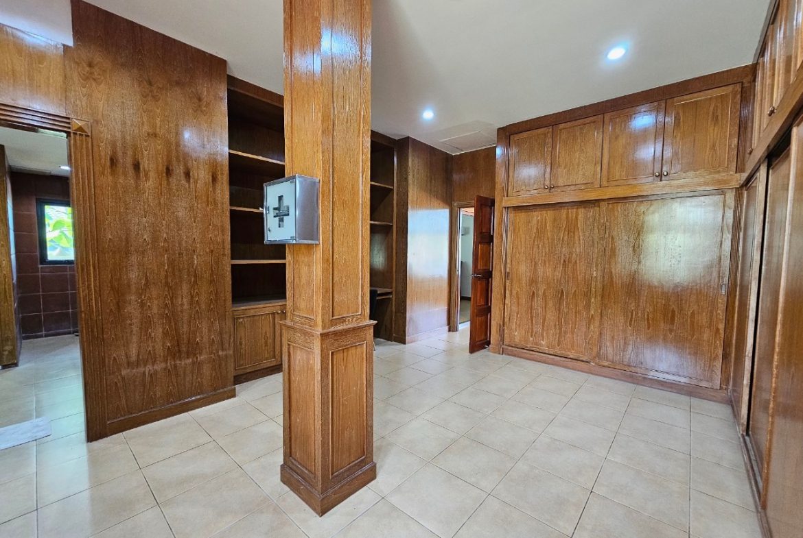 Без комплекса 3br 280sqm 18