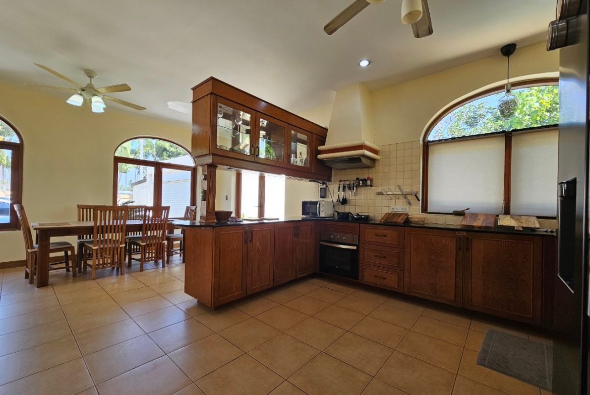 Без комплекса 3br 280sqm 13