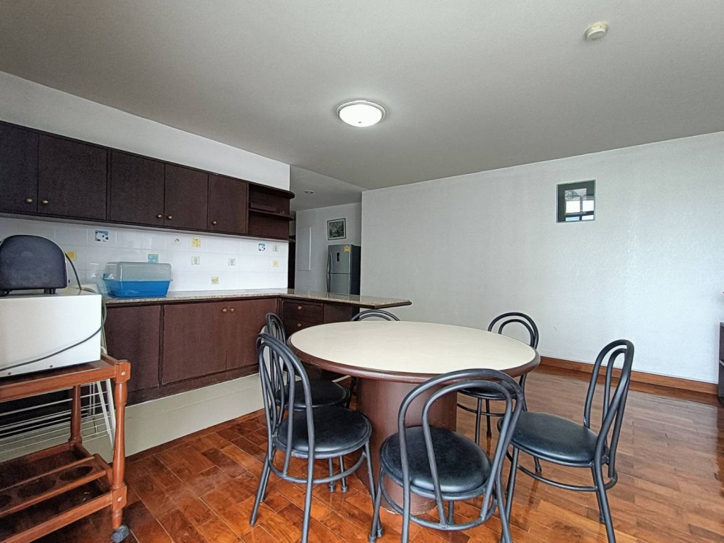 Jomtien Complex Condotel 2br 124sqm 13