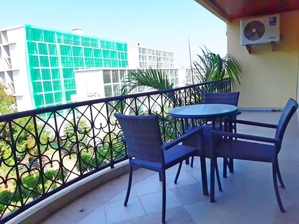 The Residence 1br 50