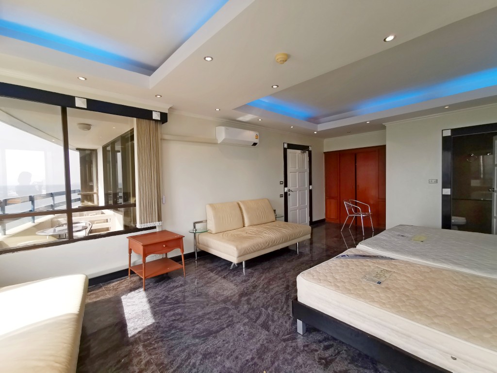 Jomtien Plaza Condotel 2br 128sqm 14