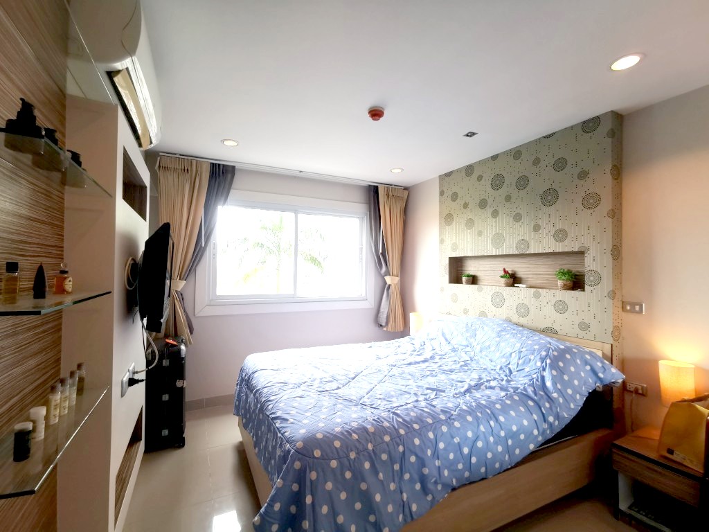 JTC24097_12 Porch Land 2 1br 36