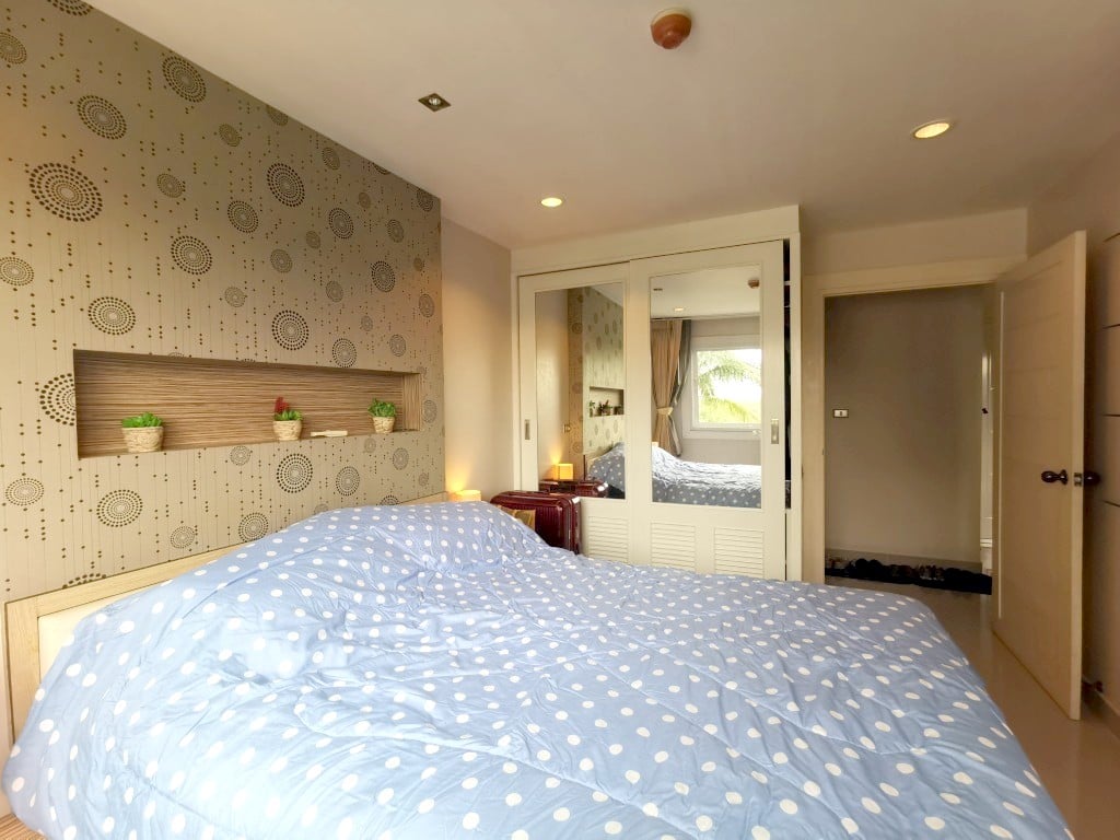 JTC24097_16 Porch Land 2 1br 36