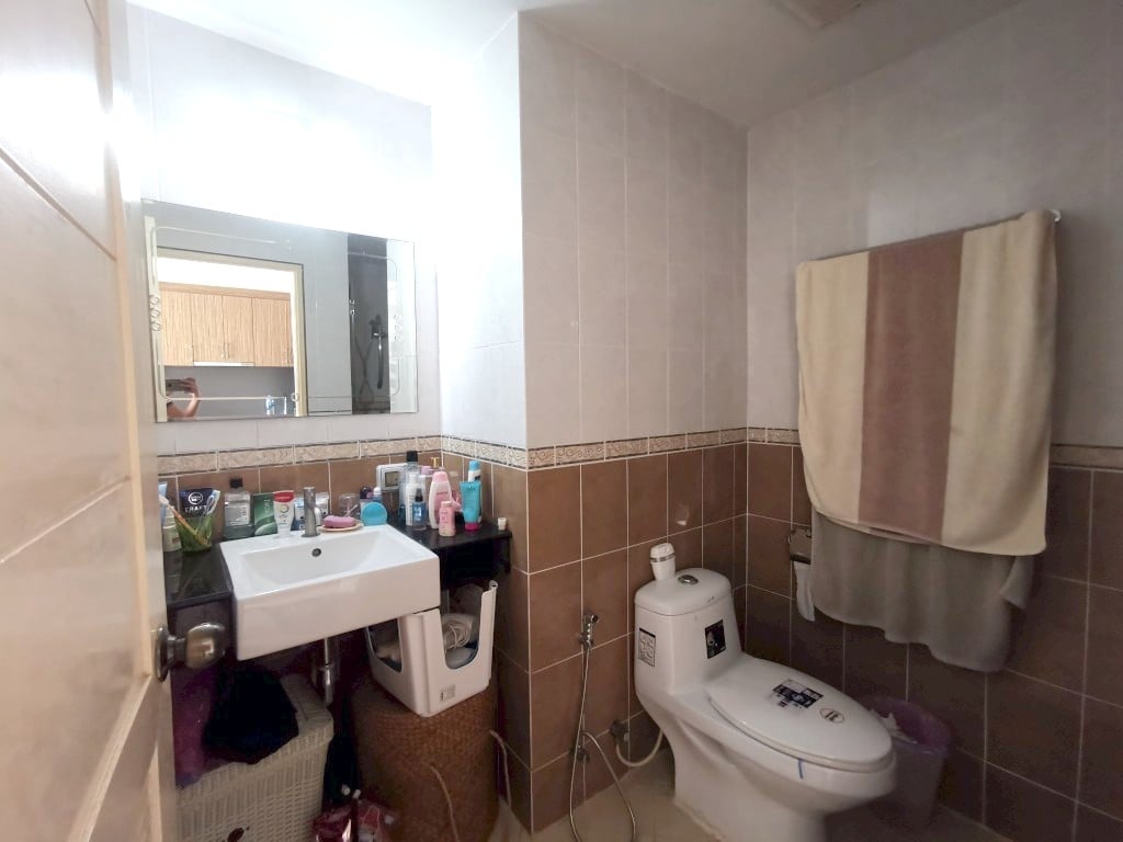 JTC24097_18 Porch Land 2 1br 36