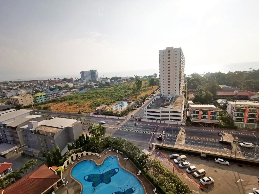 Jomtien Beach Condo (Rimhaad) 1br 55