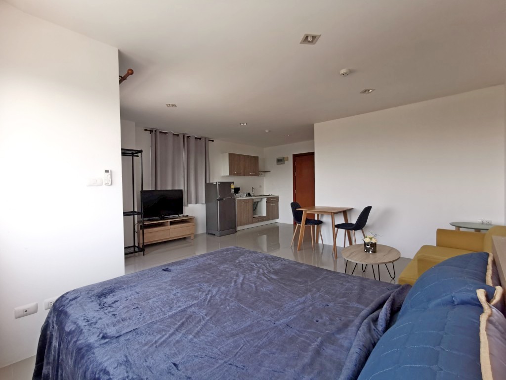 Trio Gems Condominium 0br 33