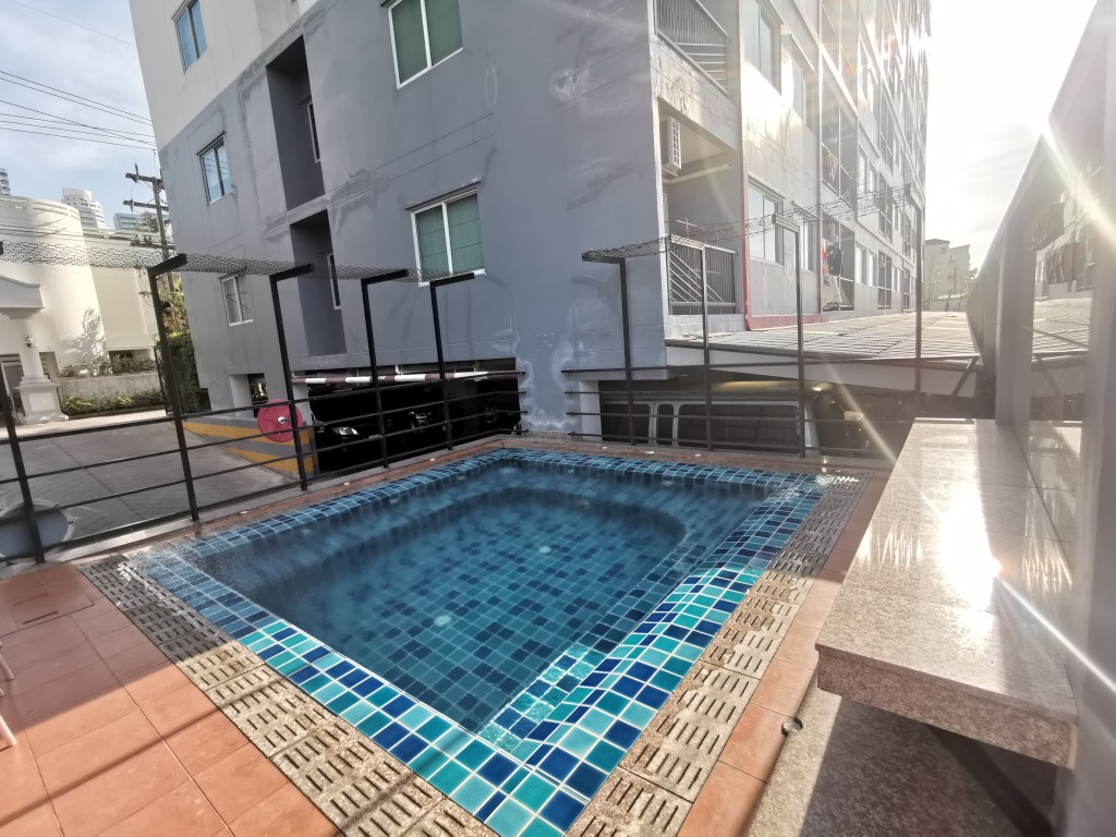 Trio Gems Condominium 0br 33