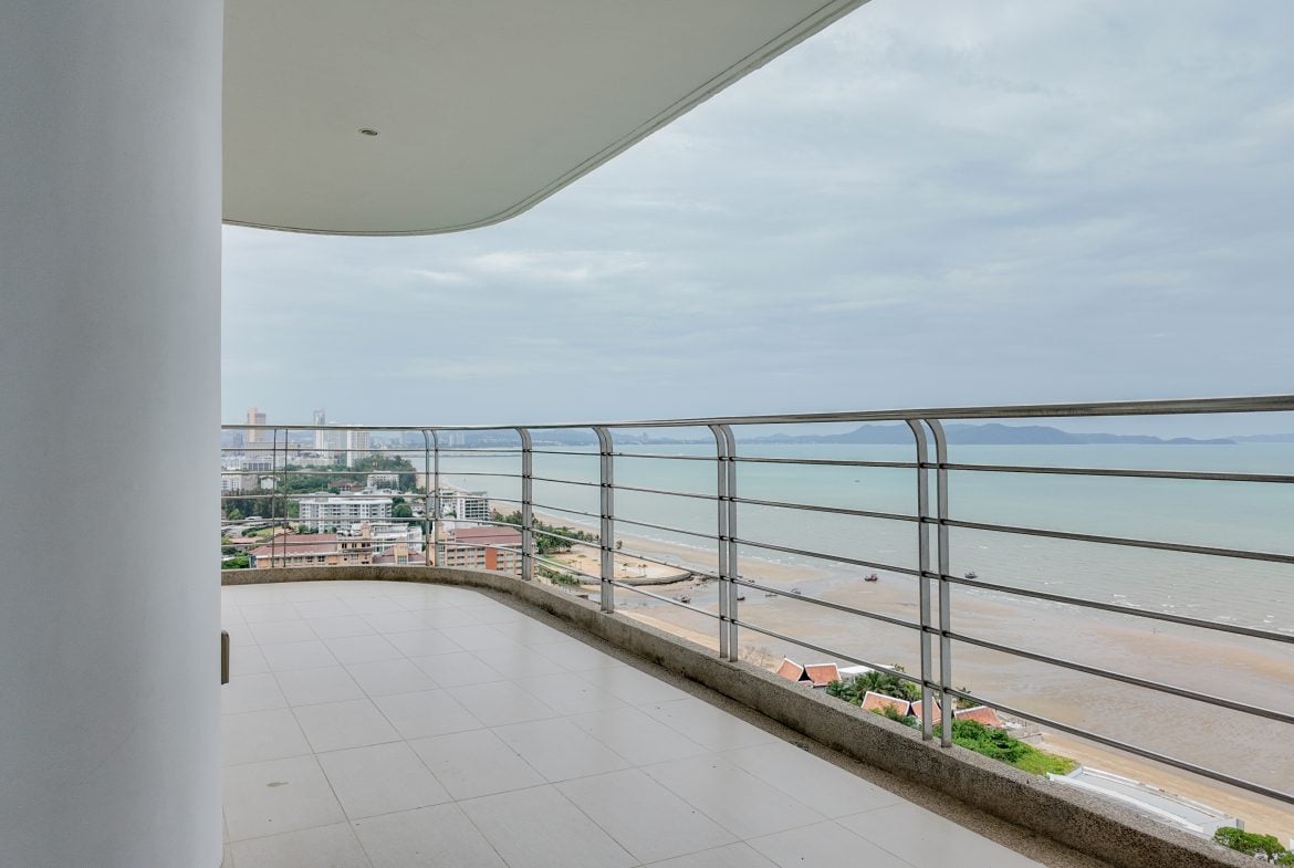 La Royale Beach 2br 148sqm 12