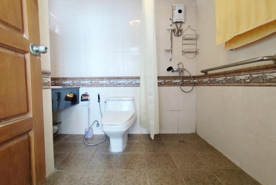 JTC24557 Jomtien Complex Condotel 2br 122sqm 16