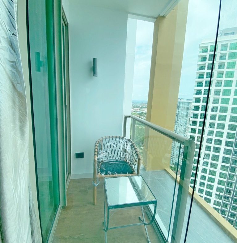 The Riviera Ocean Drive 0br 25