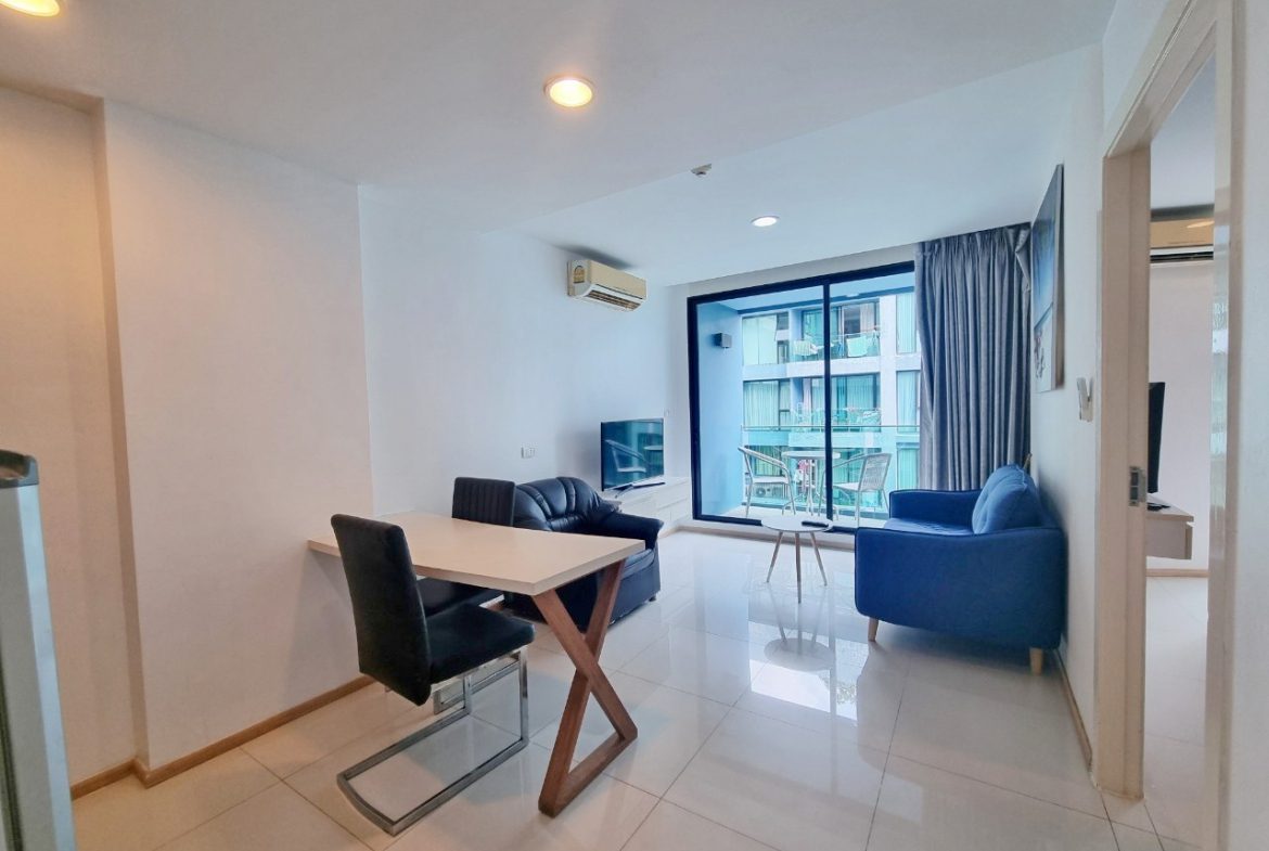 Acqua Condominuim 1br 37