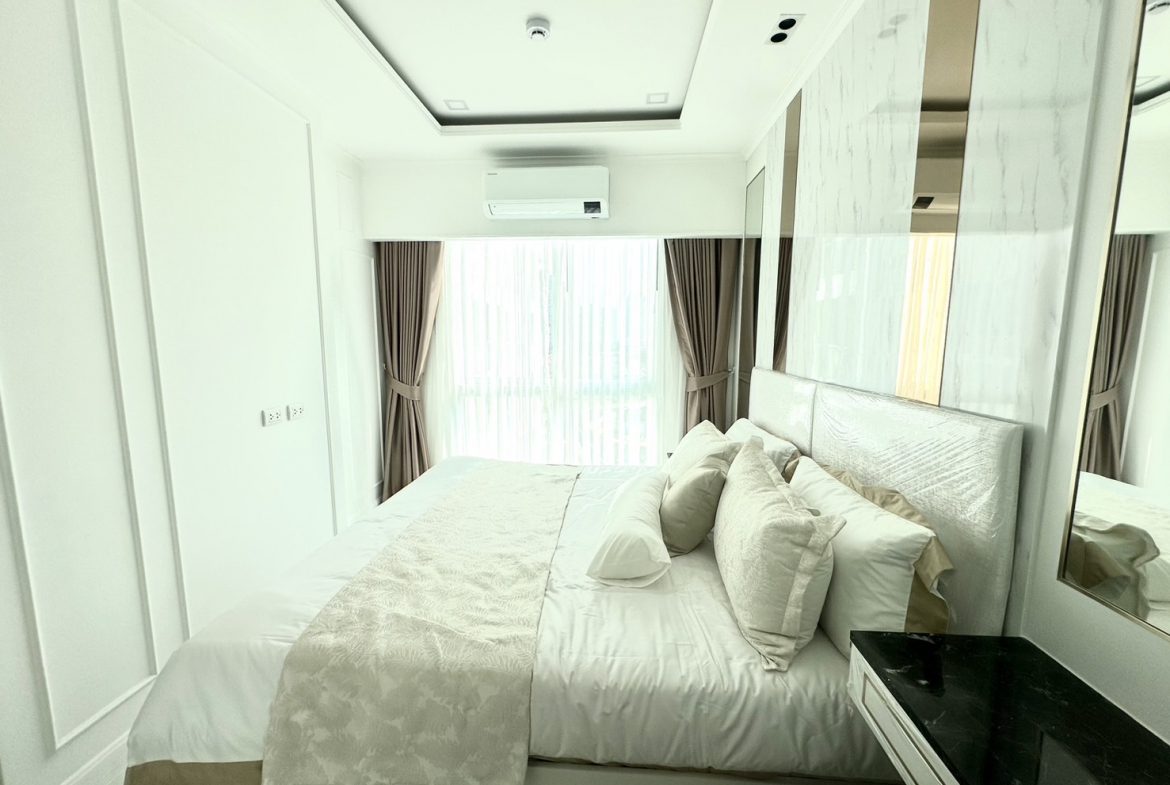 JTC25080_1 The Empire Tower 1br 31