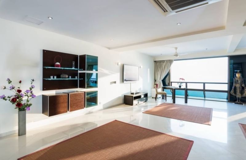 Jomtien Plaza Condotel 3br 297sqm 3