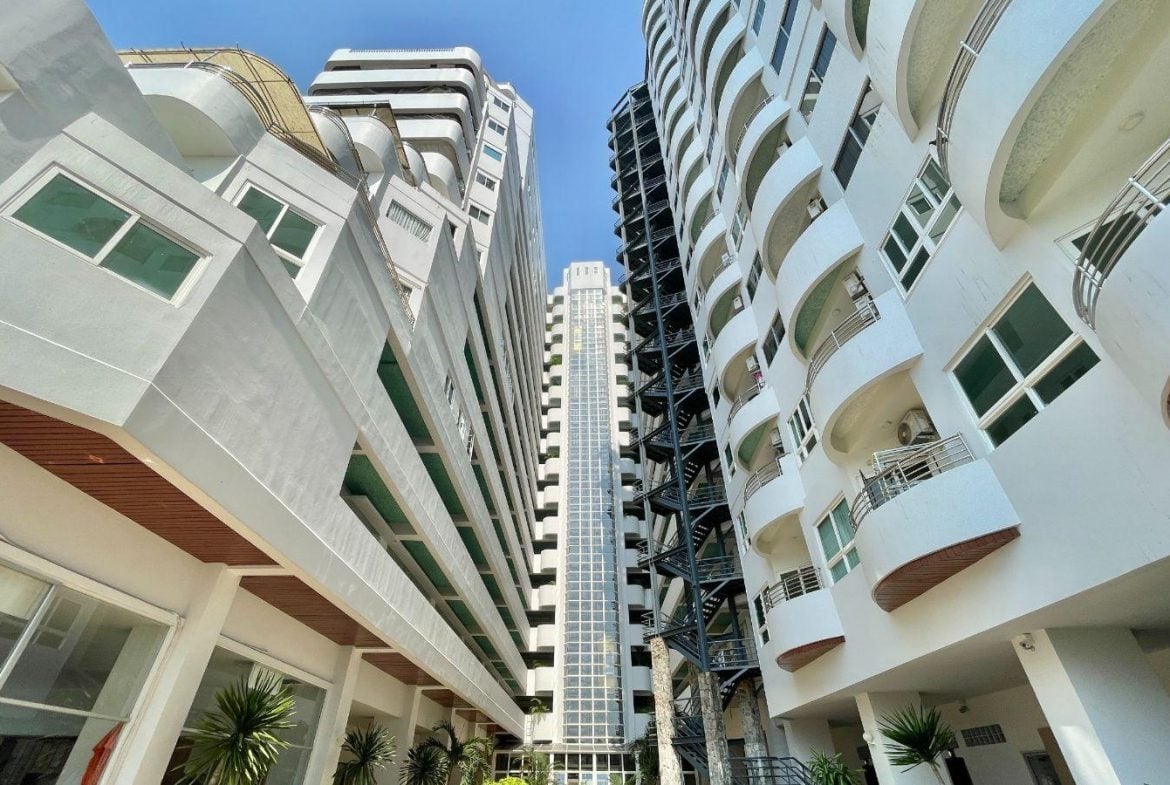 Grand view condo 1br 60