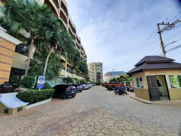 The Residence 1br 80