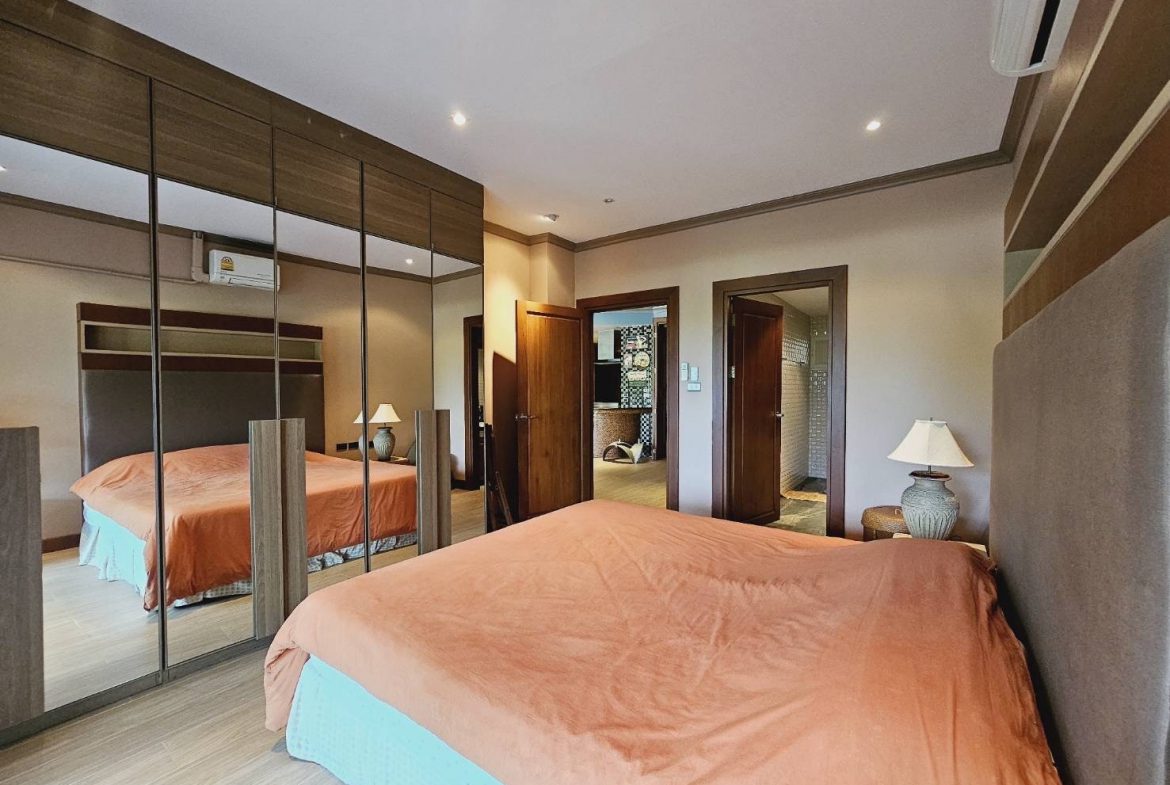 Baan Somprasong Condo 2br 243sqm 2