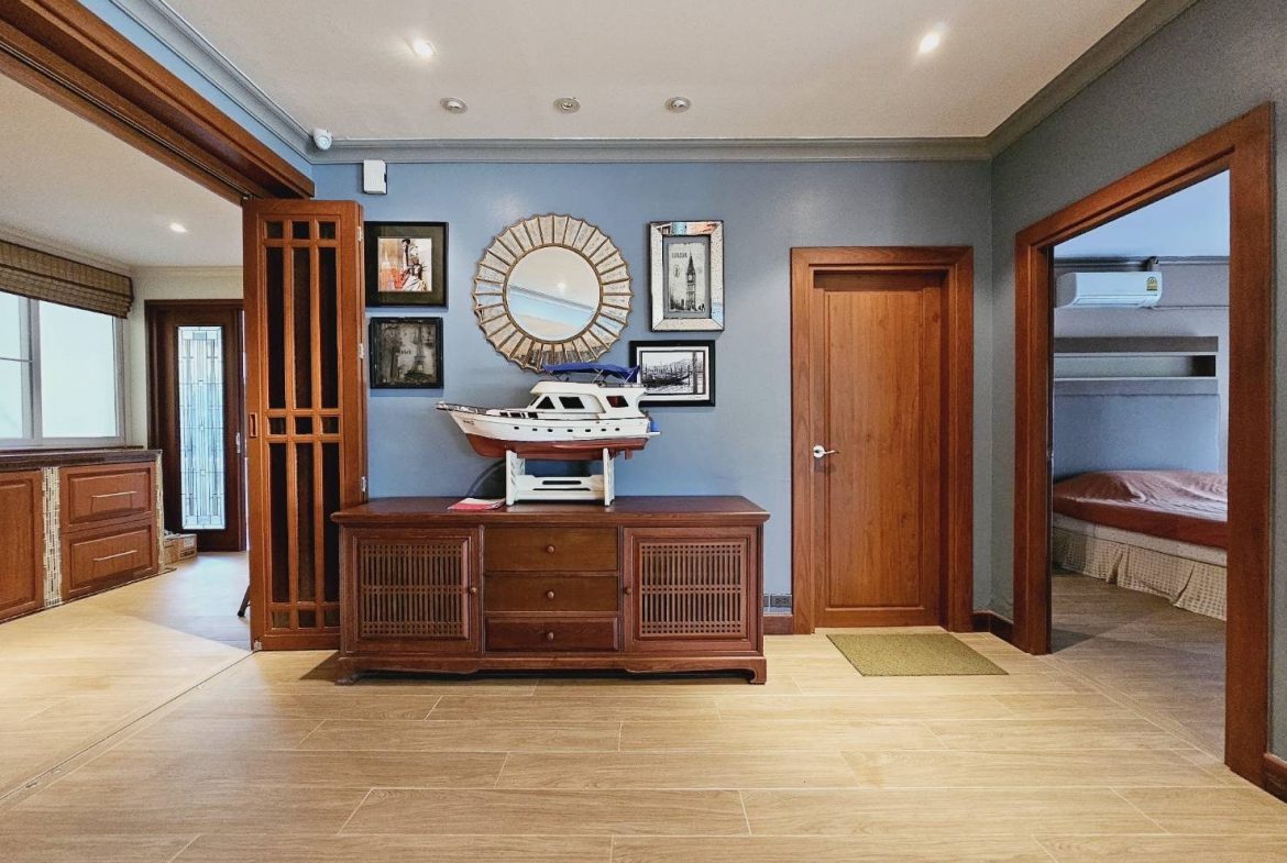 JTC25187_4 Baan Somprasong Condo 2br 243sqm 6