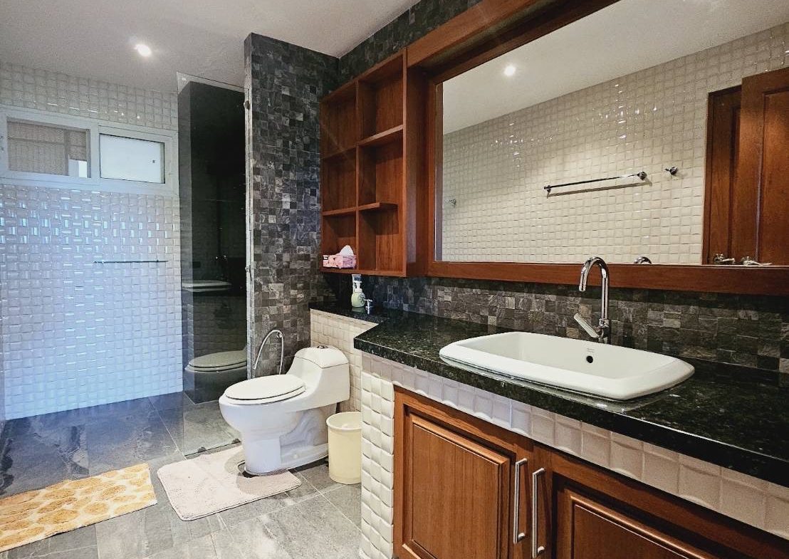 JTC25187_5 Baan Somprasong Condo 2br 243sqm 7