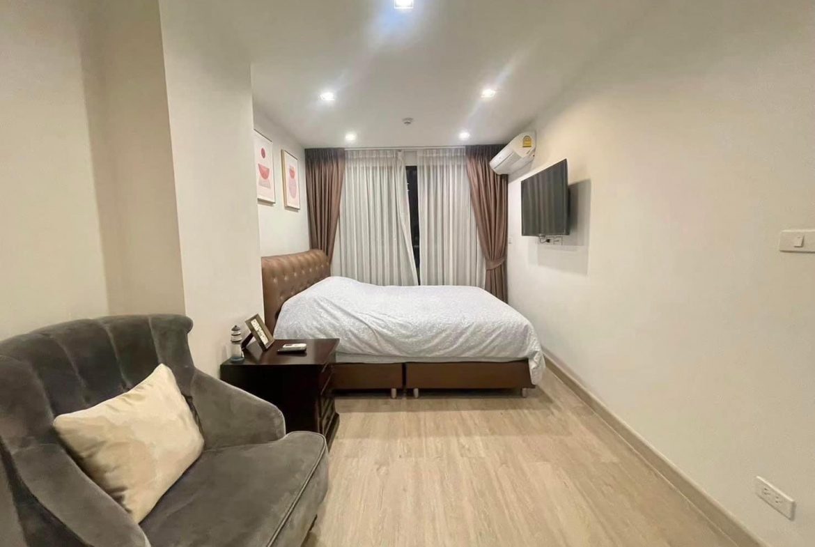 De Amber condominium 2br 82