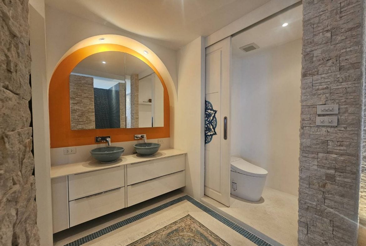 Metro Jomtien Condotel 2br 199sqm 13