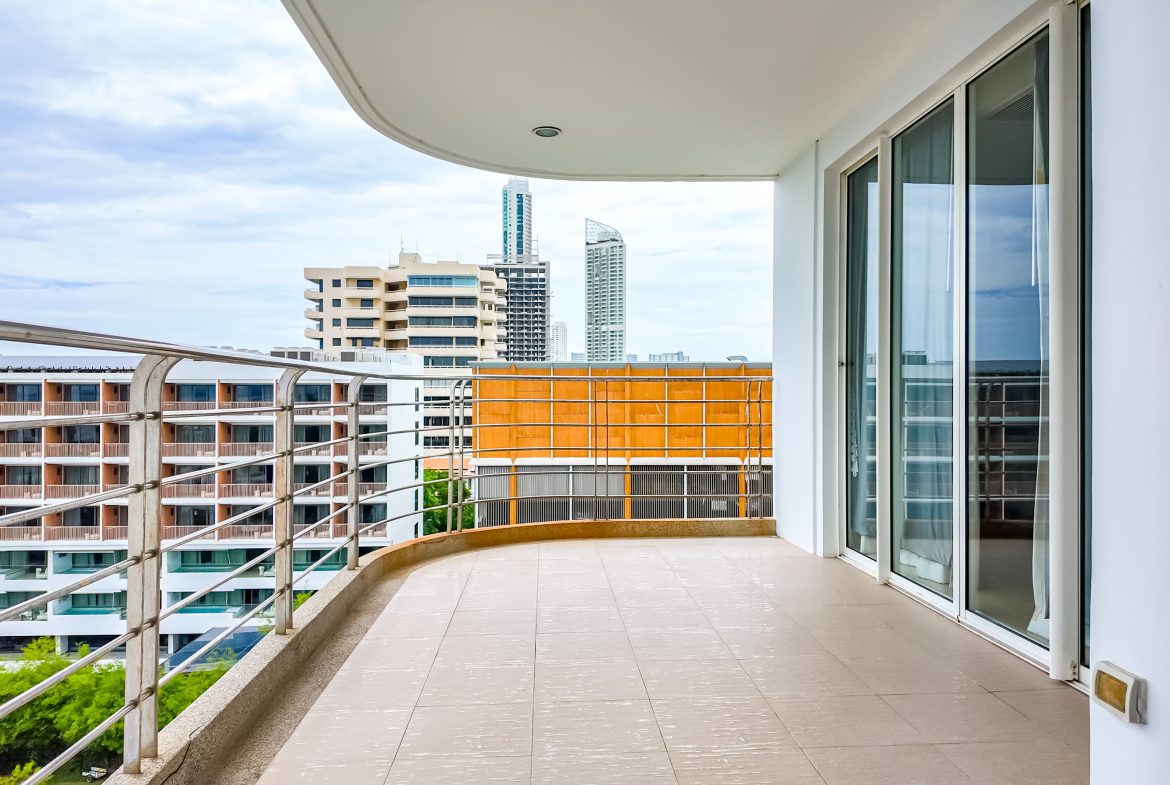 La Royale Beach 2br 148sqm 16