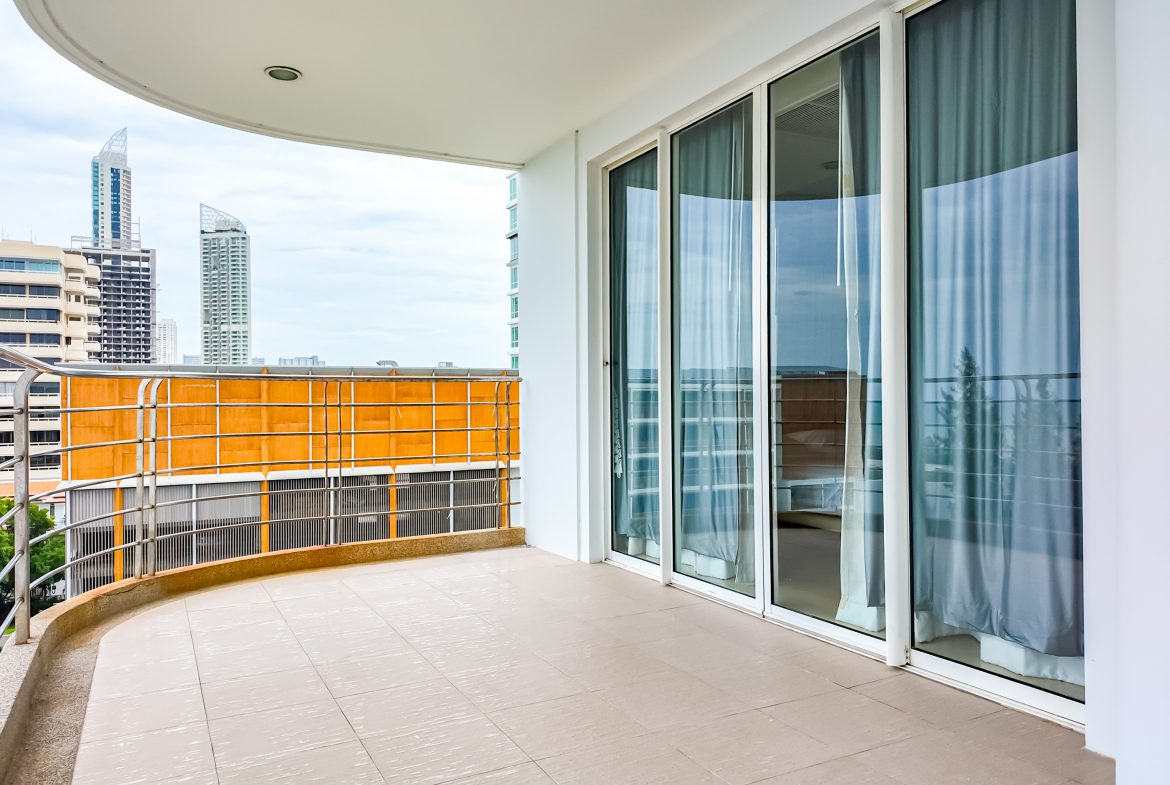 La Royale Beach 2br 148sqm 17