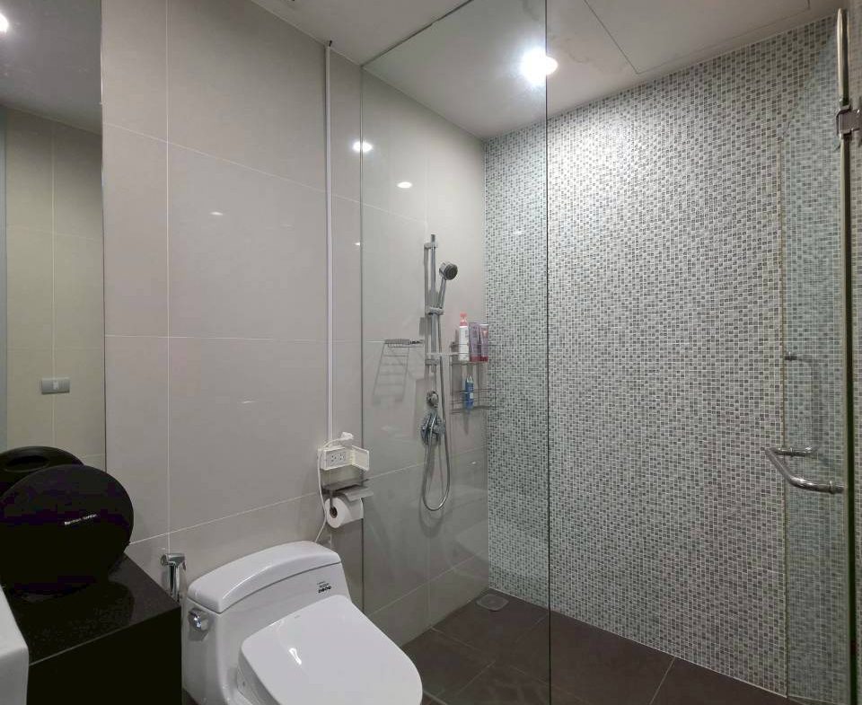 Movenpick Residence 1br 90