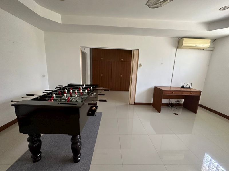 Jomtien Yacht Club 3 3br sqm 12