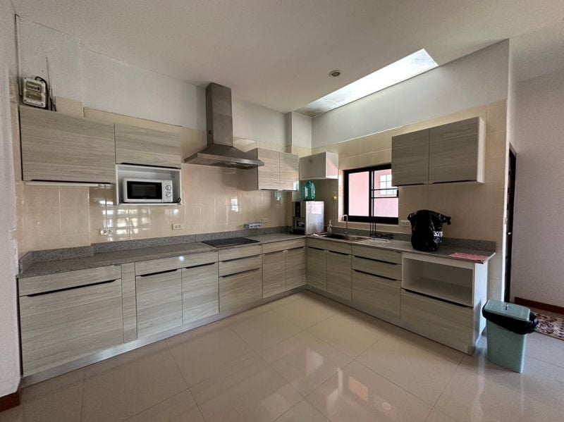 Jomtien Yacht Club 3 3br sqm 9