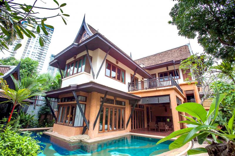 Dharawadi Thai House 4br 600sqm 1