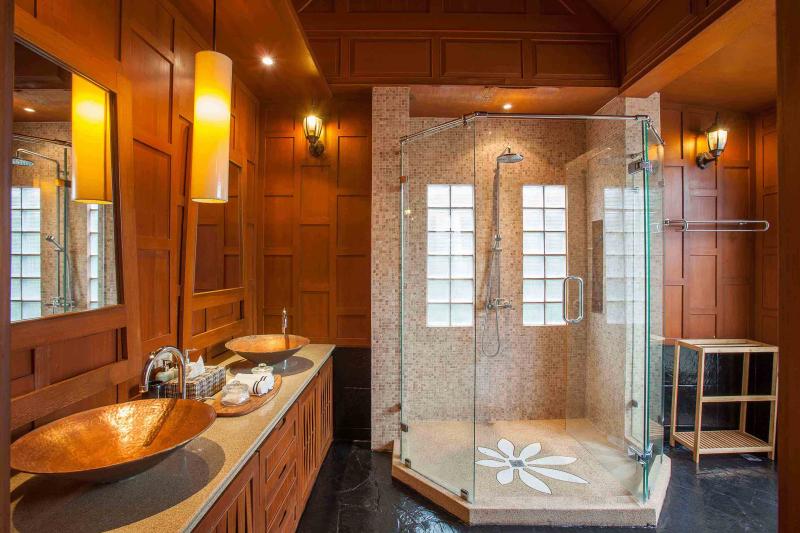 JTH21780_11 Dharawadi Thai House 4br 600sqm 12