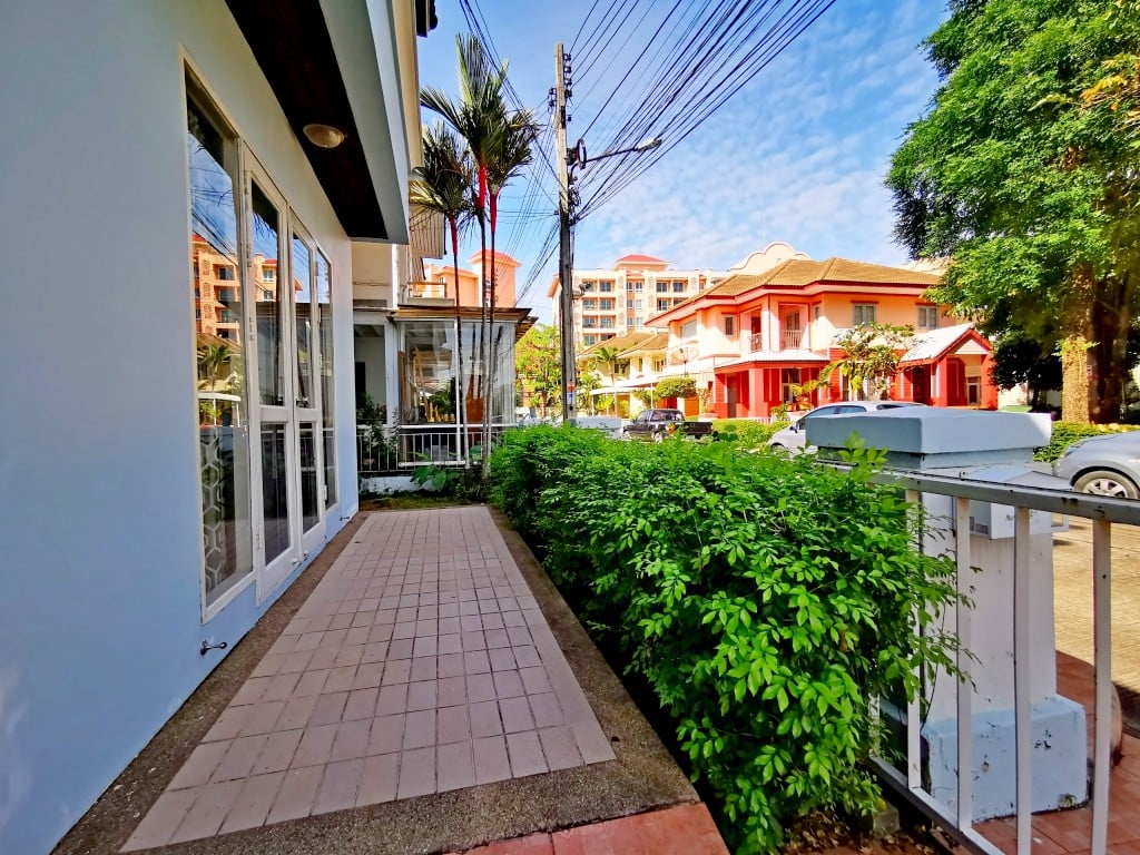JTH23869_20 Baan Suan Lalana 3br sqm 4