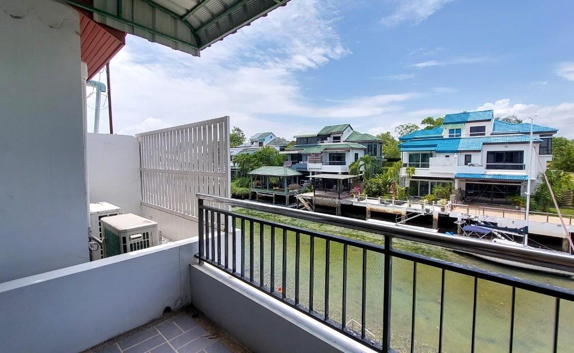 Jomtien Yacht Club 3 3br 190sqm 18