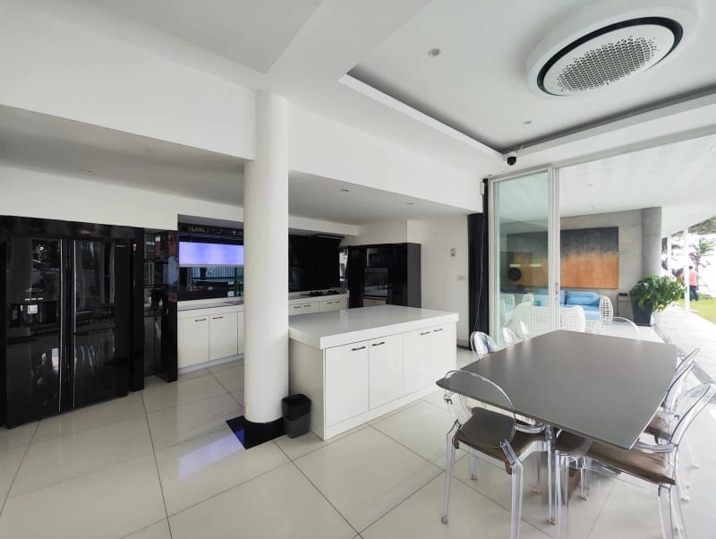 Dharawadi Thai House 10br 350sqm 11