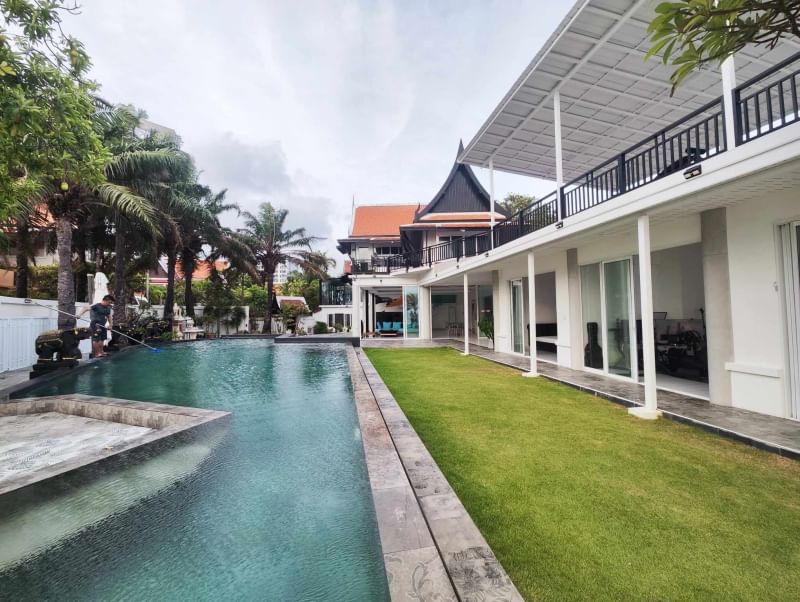 Dharawadi Thai House 10br 350sqm 4