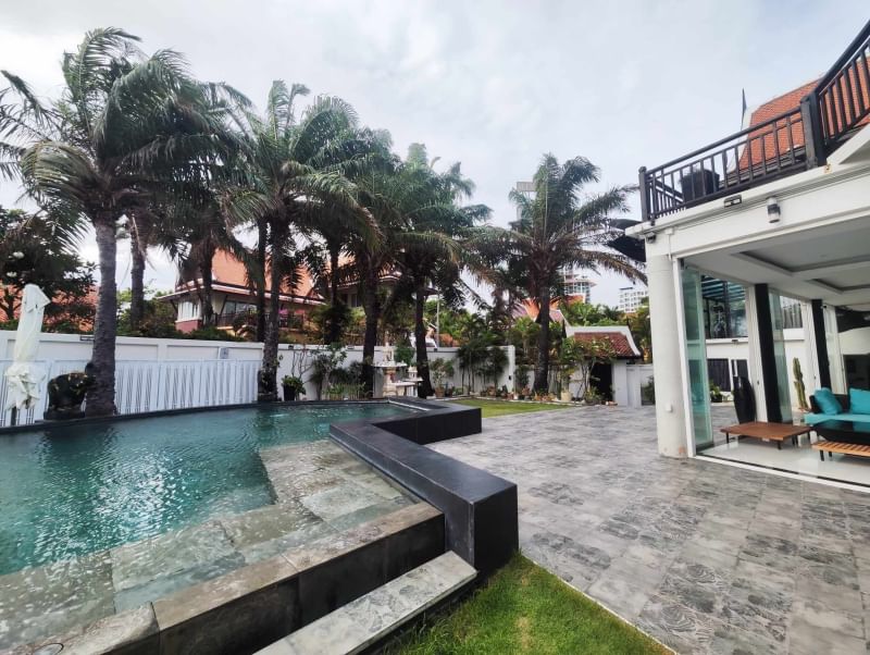 Dharawadi Thai House 10br 350sqm 5