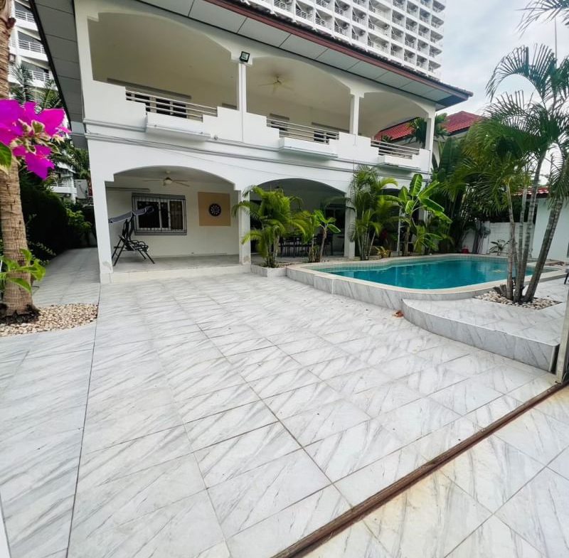 Royal Park Village 4br sqm 2