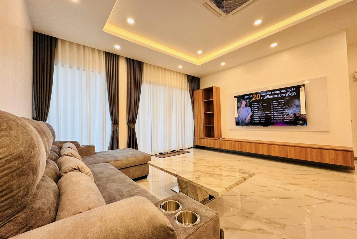 Eakmongkol 2 4br sqm 8